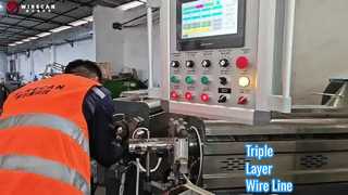 Espansione della capacità produttiva con una linea completa di coestrusione a tre strati da 80+60+50 mm