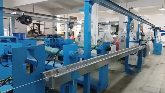 Macchina di produzione di cavi di rete 50+35 PLC Control Wire Extrusion Line