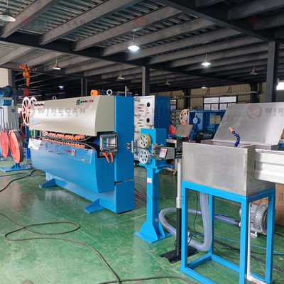 Dispositivo di trazione pneumatico per linee esterne di avvolgimento di cavi in fibra ottica