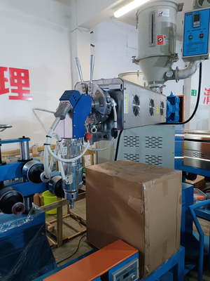 Macchina di produzione di cavi di rete 50+35 PLC Control Wire Extrusion Line