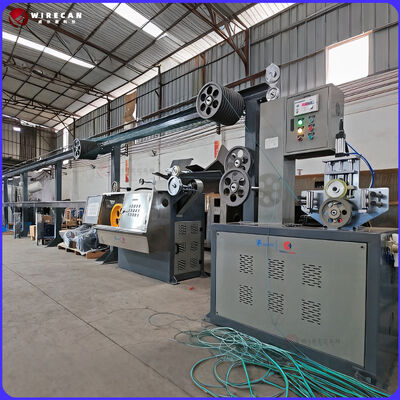 Processo di fabbricazione di filo di PVC per la costruzione utilizzando una linea di co-estrusione a 3 strati