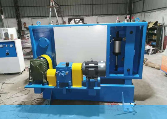 Dispositivo di trazione pneumatico per linee esterne di avvolgimento di cavi in fibra ottica